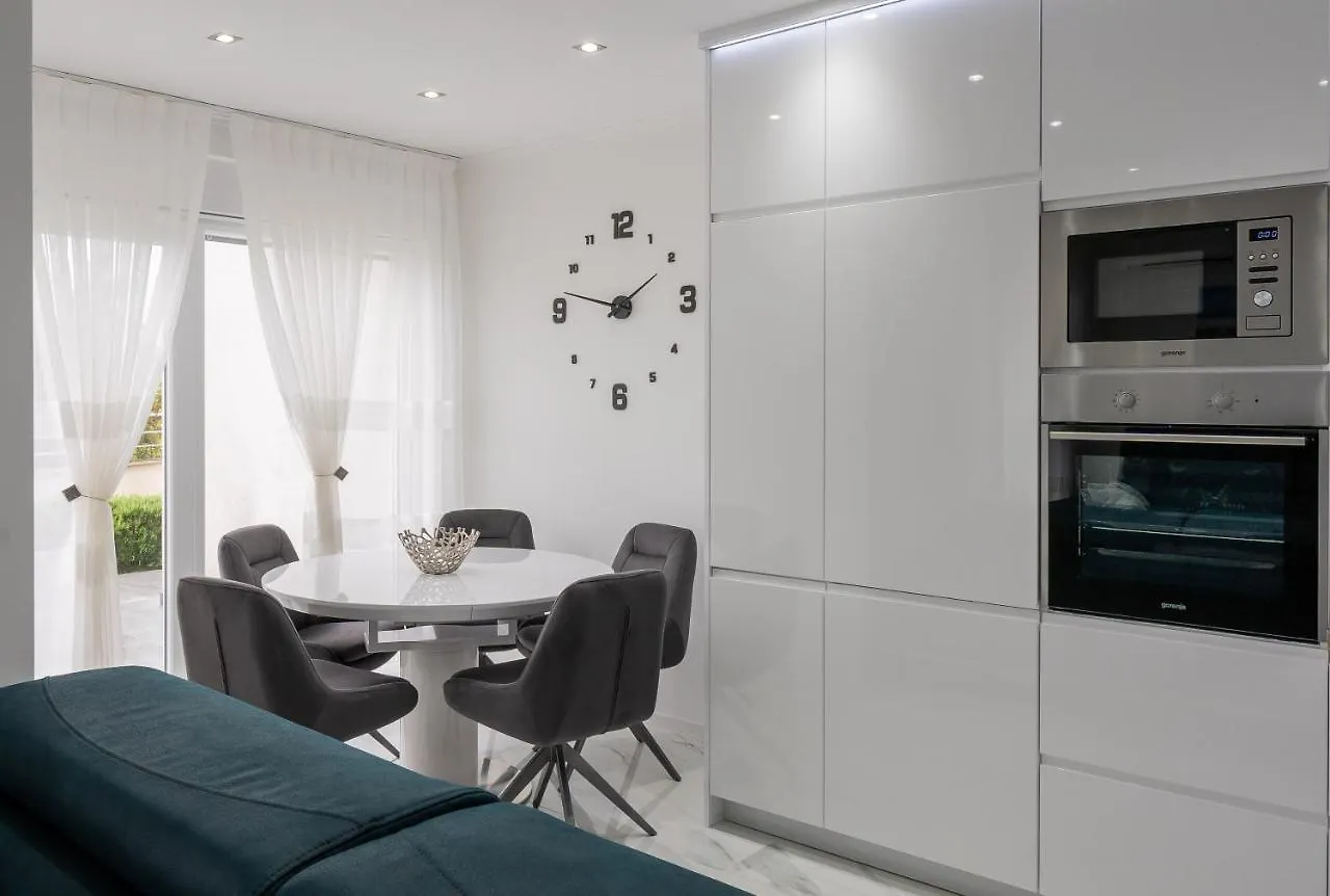 Palms Holiday Home Crikvenica 0*,